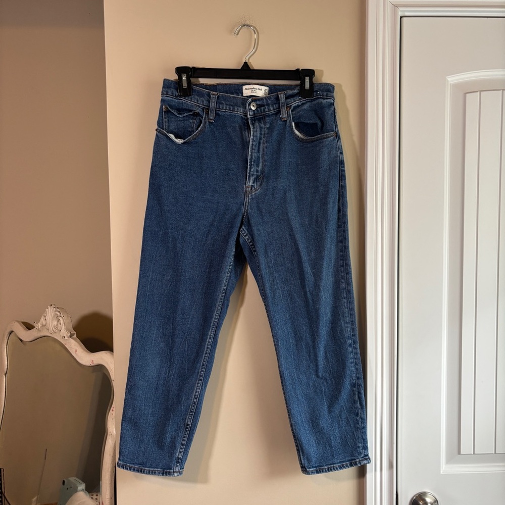 Abercrombie & Fitch “The Mom” High rise denim
